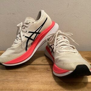 ASICS Magic Speed 3 Women’s Running Shoes - White/Sunrise Red - Size 9